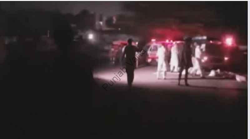 Read more about the article कराची के पुलिस हेडक्वार्टर में घुसे 8-10 आतंकी, पुलिस ने 2 दहशतगर्द मार गिराए